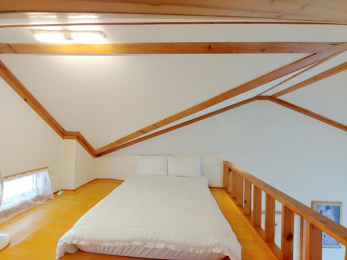 Herb In Pension Jeju Ngoại thất bức ảnh