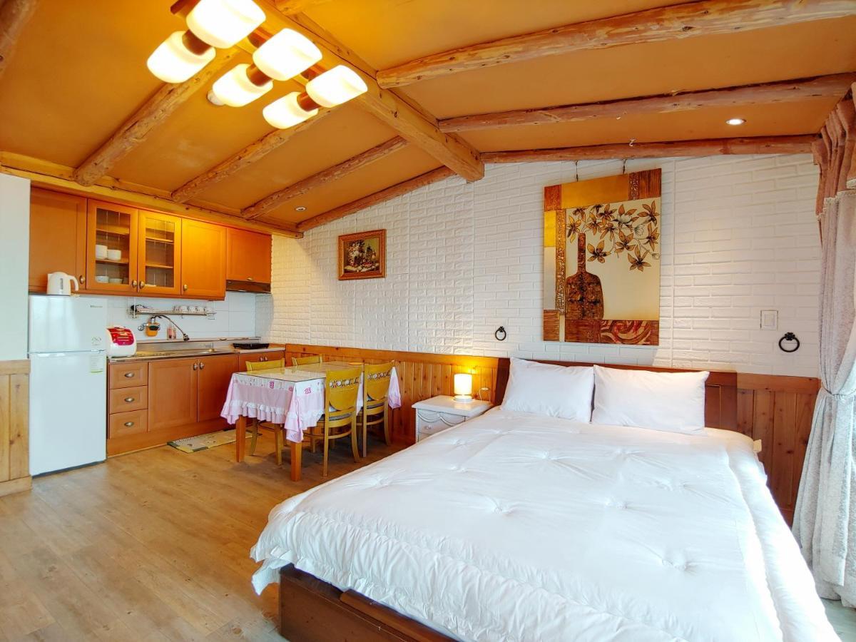 Herb In Pension Jeju Ngoại thất bức ảnh
